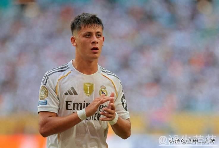 阿隆索的点石成金:居莱尔从边路魔术师蜕变为皇马中场核心 阿隆索的点石成金:居莱尔从边路魔术师蜕变为皇马中场核心