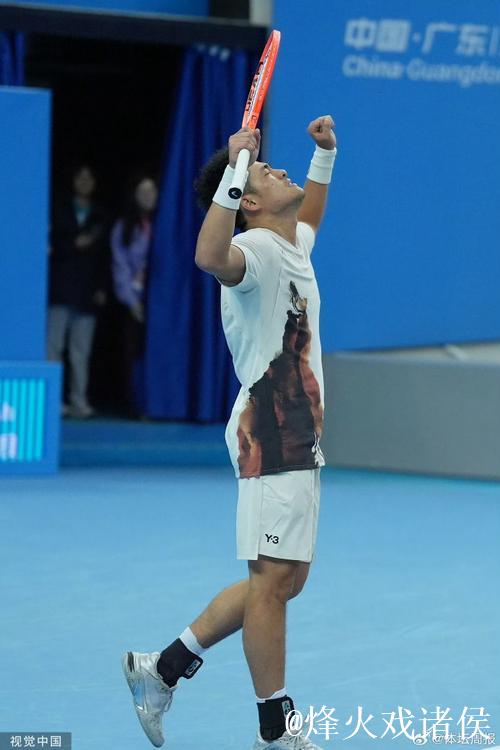 吴易昺力克商竣程 首次闯入全运会网球男单决赛并夺冠
